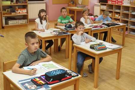 Unec Prevzem knjig Občine Cerknica in zastave za prvošolčke 04  Foto Ljubo Vukelič